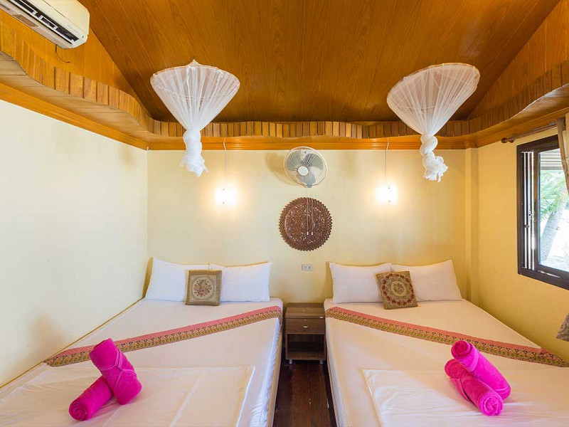 2 Double Beds Deluxe Beachfront